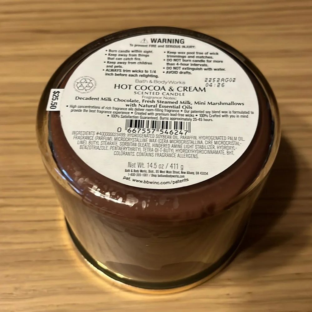 Bath & Body Works 3 Wick Candle. Hot Cocoa & Cream.